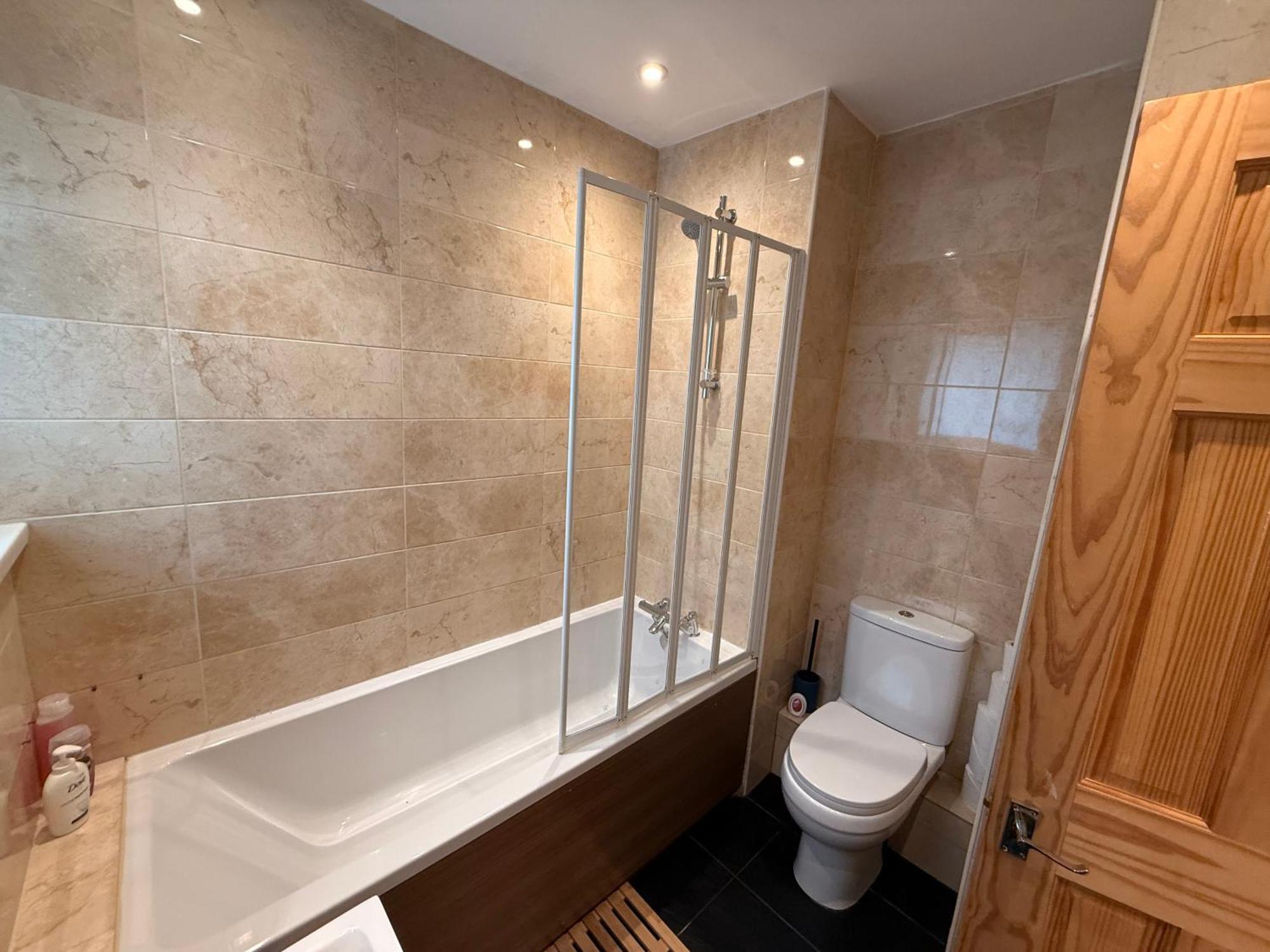 Two Bedroom Flat In The Heart Of Лондон Экстерьер фото