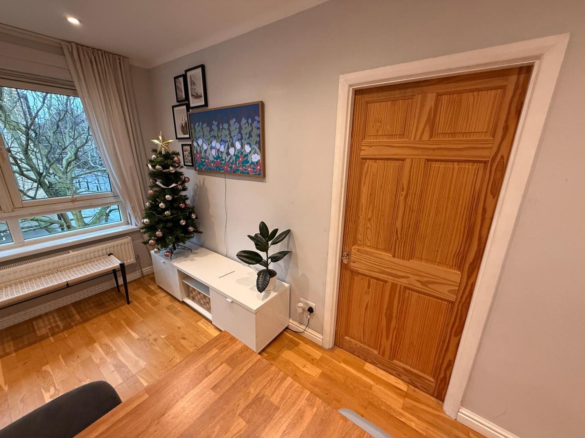 Two Bedroom Flat In The Heart Of Лондон Экстерьер фото